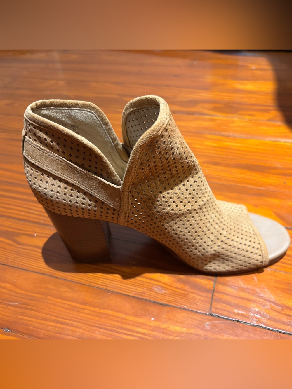 Sam Edelman Women's Tan Perforated Peep-Toe Block Heel Booties